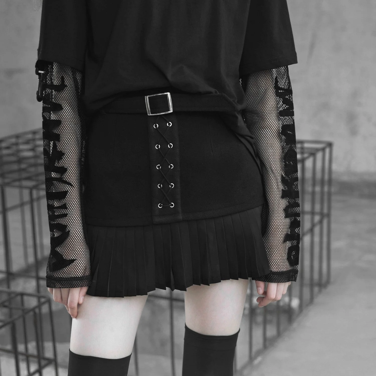 Falda Alta con Cinturón - Image 3